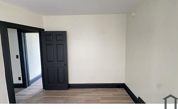 5th image of 3638 Menlo Rd