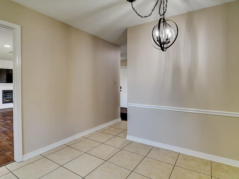 199 Lancashire Dr — Photo 30