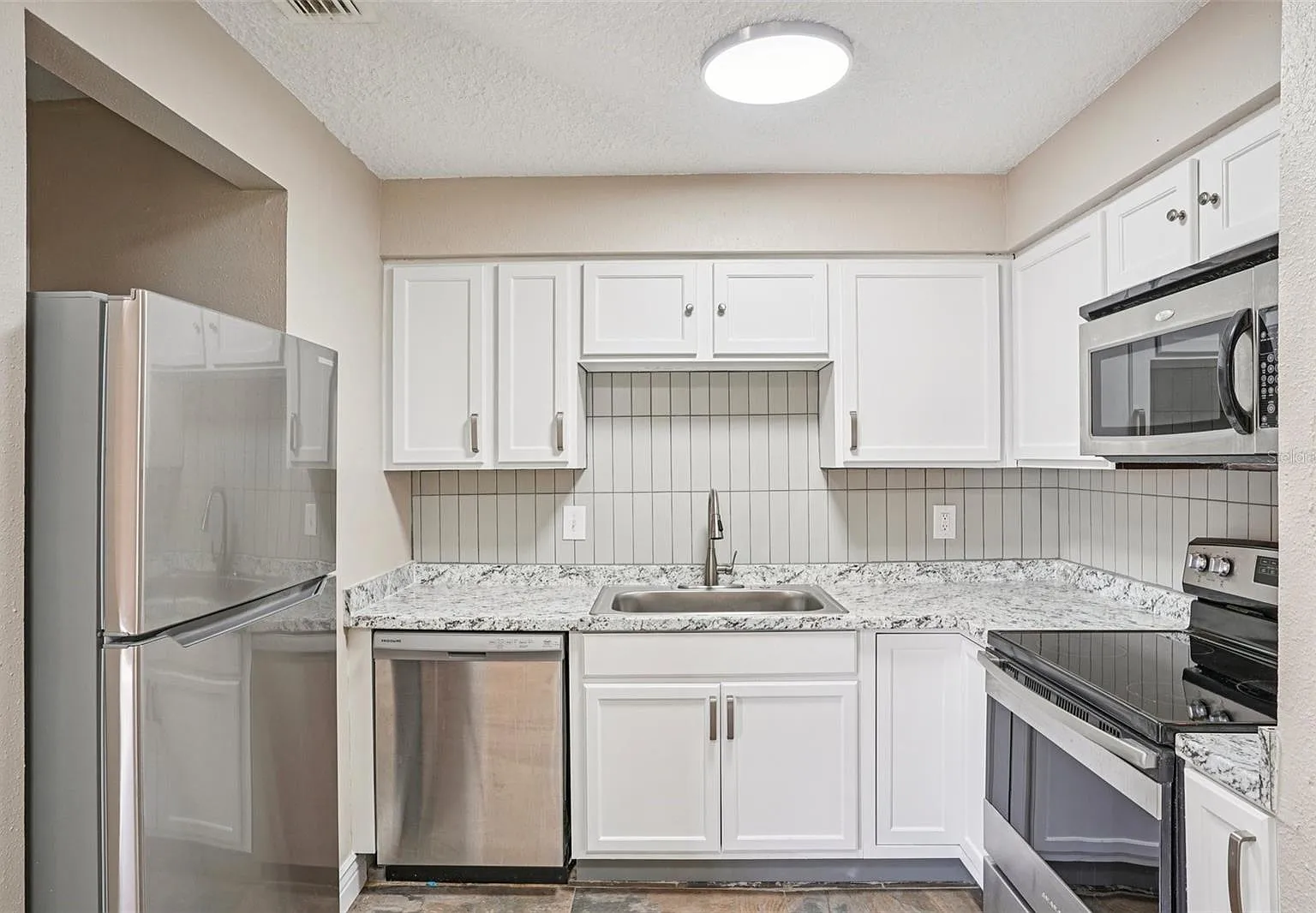 2 bed, 900 sqft, $1,500 — Photo 4