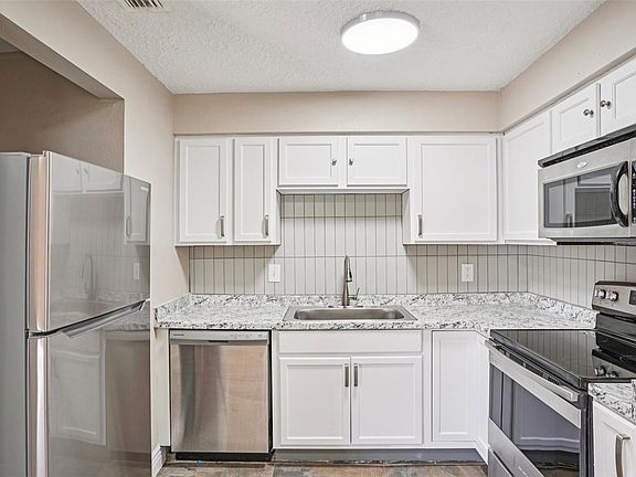 4th image of 119 Georgetown D Dr #D