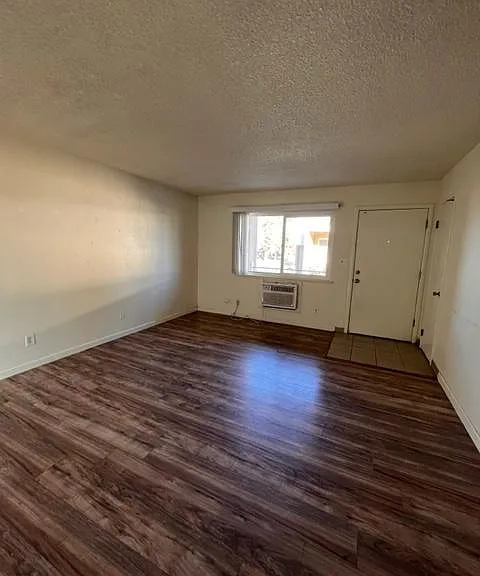 125 S L St #6 — Photo 4