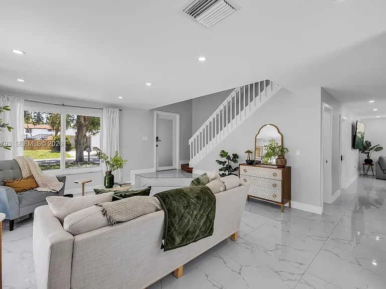9650 SW 9th Ct — Photo 3