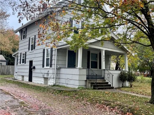 203 E York St, Akron, OH 44310