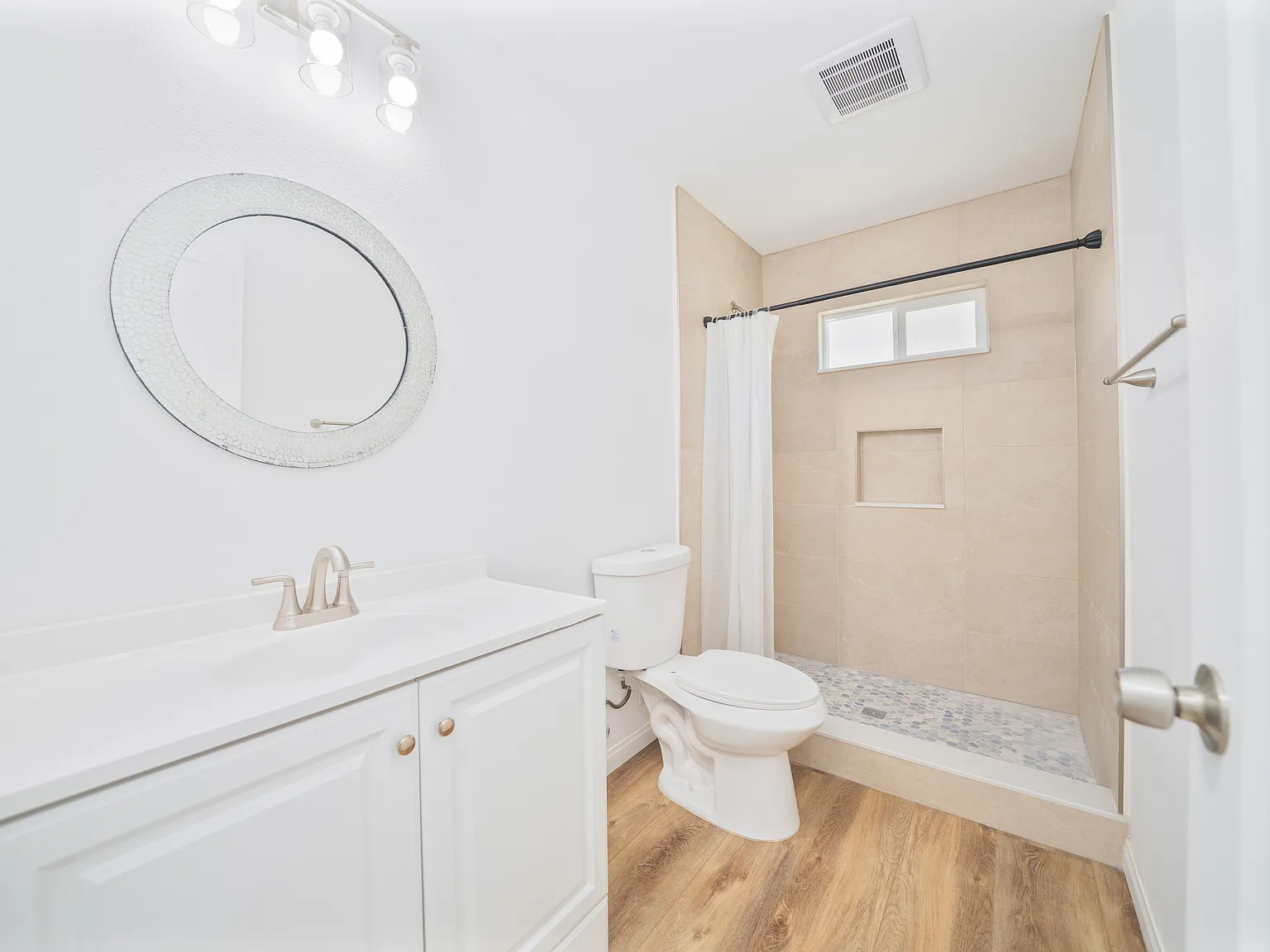2 bed, 750 sqft, $2,950 — Photo 4