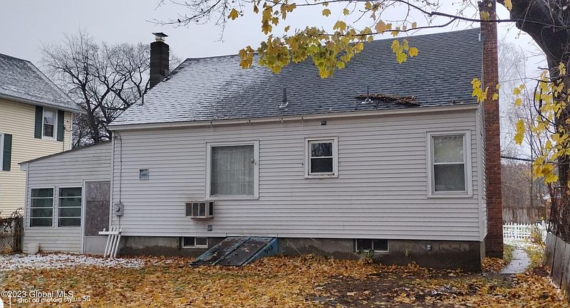 3rd image of 1535 5th Street