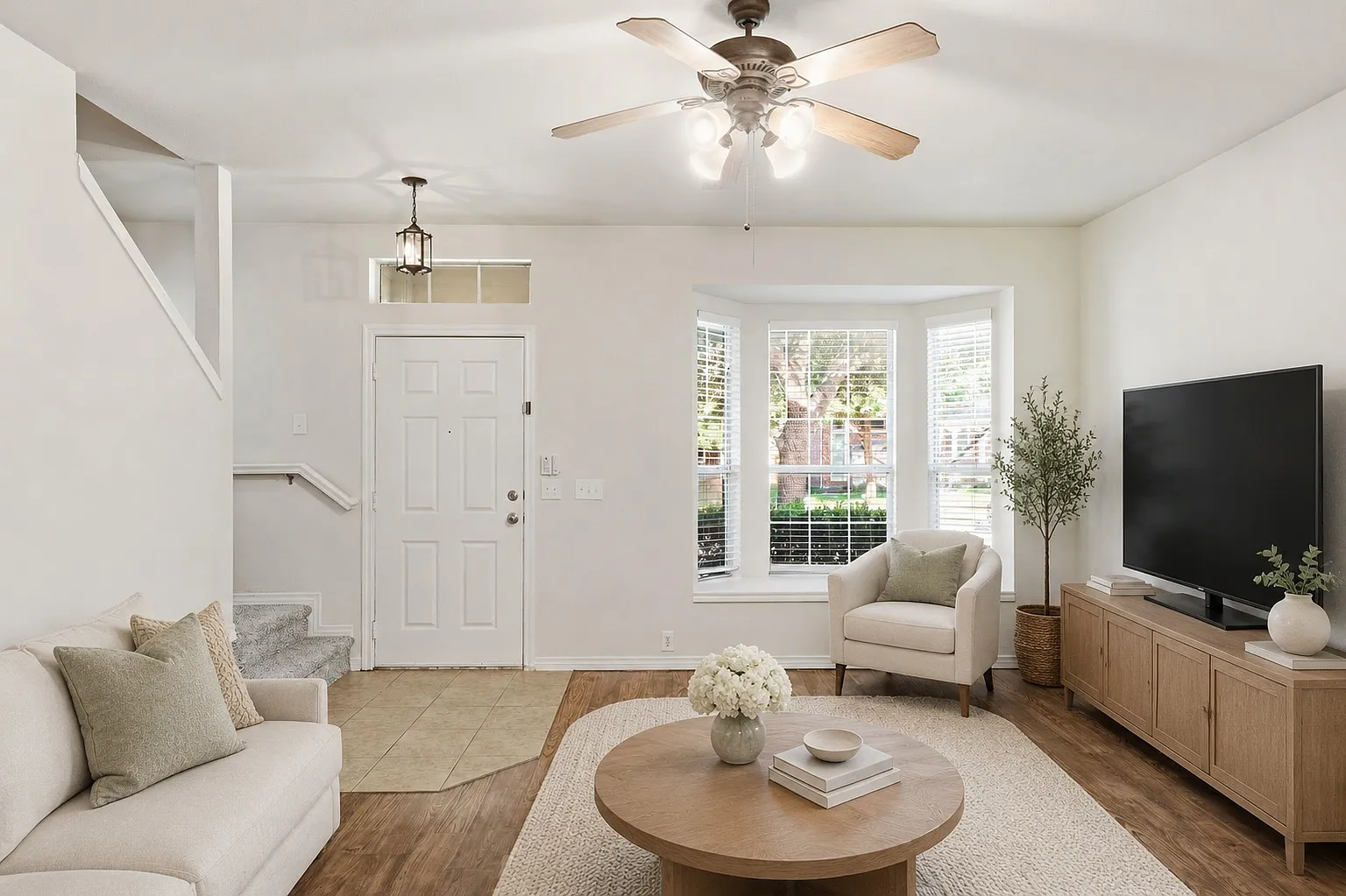 2 bed, 2.5 bath, 1252 sqft, $2,275 — Photo 1