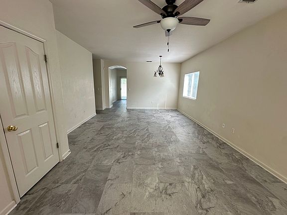 2nd image of 3138 Saginaw St