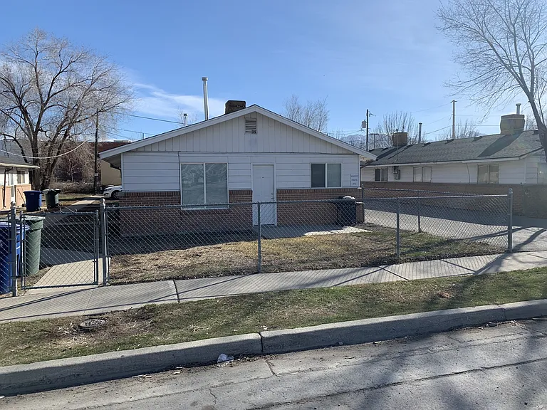 1619 S 1000 W — Photo 5