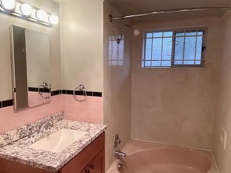Hamlin Place — Photo 29