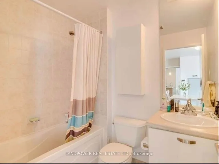 37 Grosvenor St #2409 — Photo 6