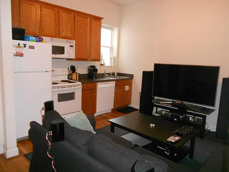 1214 W Cary St #2 — Photo 5