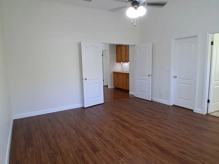 10374 N Sierra Vista Ave — Photo 16
