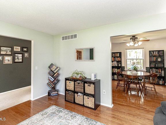 5th image of 2104 Eastgate Rd
