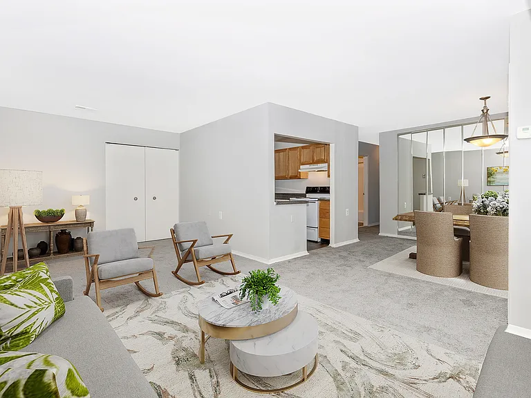 Crescent Pointe — Photo 11
