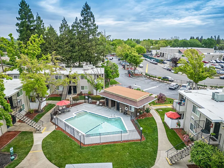 Gold Creek Apartments — Photo 19
