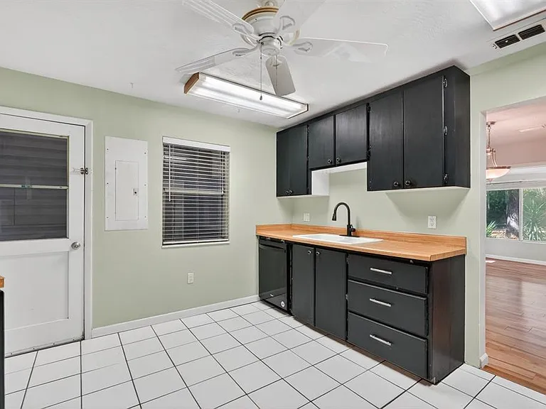 12 Dawson Dr — Photo 16