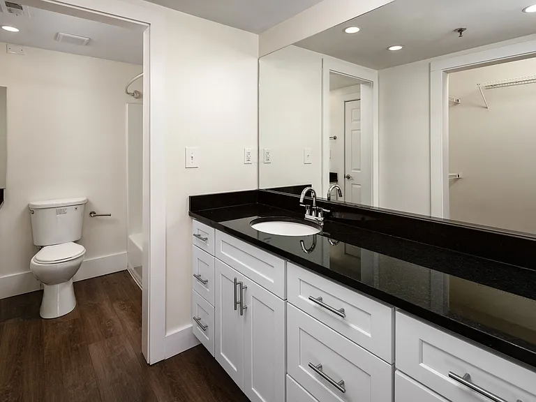 Wesley Townsend Apartments at Buckhead — Photo 10
