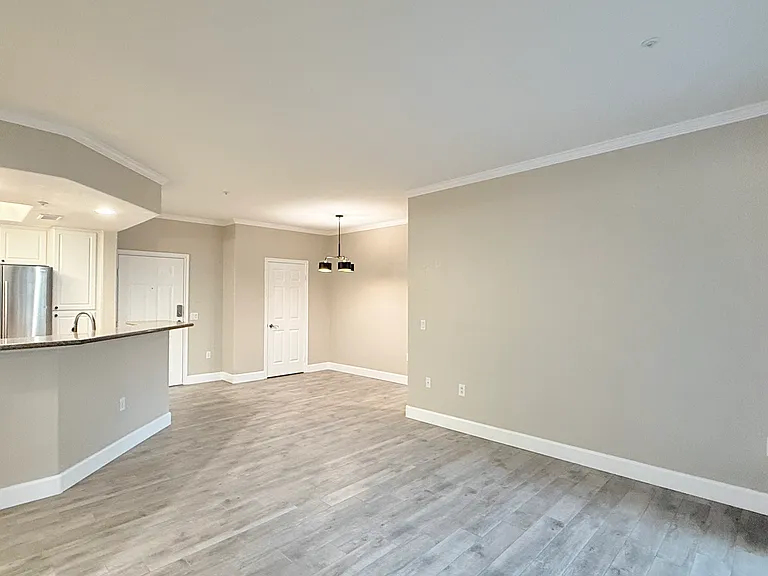 9263 Regents Rd #B105 — Photo 2