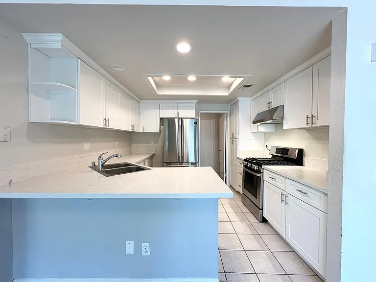166 Stanford Ct — Photo 11