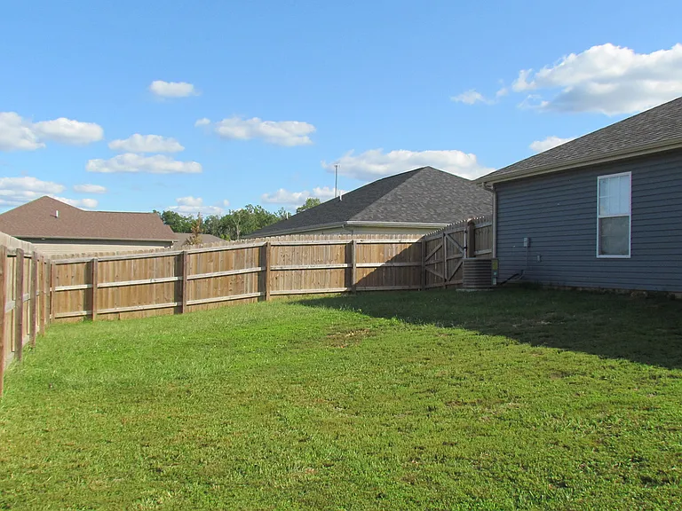 102 Granite Ct — Photo 31