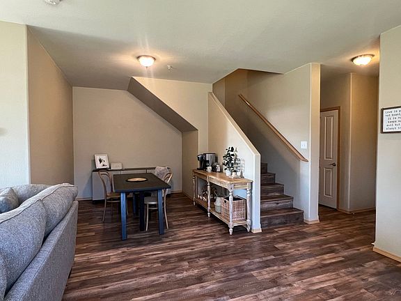 4th image of 1905 Garry Oaks Ave Unit A