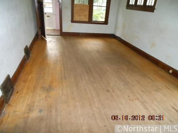 3rd image of 3731 Aldrich Ave N