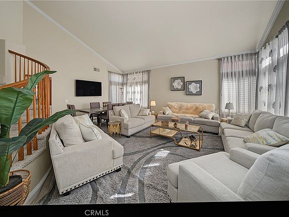 3rd image of 21250 Tennyson Rd