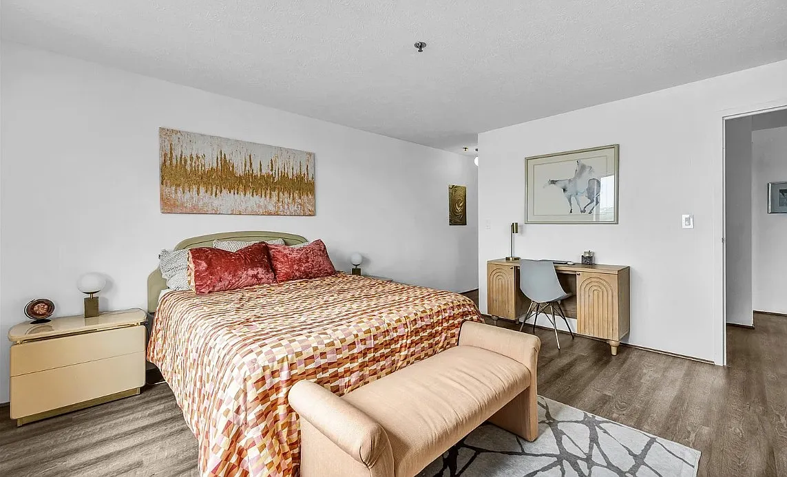 1 bed, 1.5 bath, 738 sqft, $2,000 — Photo 4