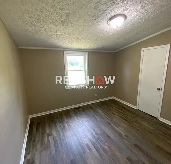 105 W College St #1 — Photo 13