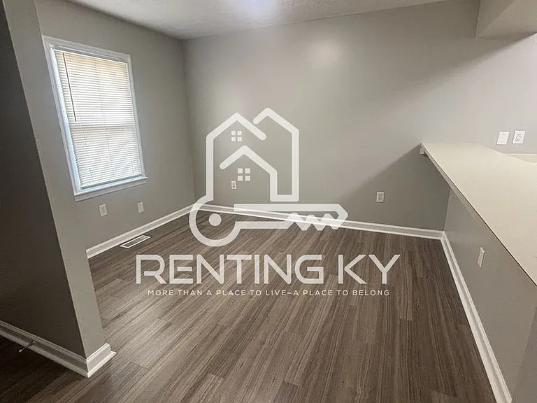 104 Strawberry Ln — Photo 4