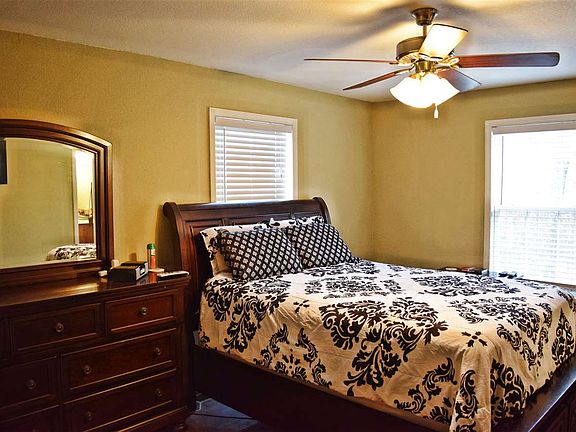5th image of 350 Sunny Valley Ln