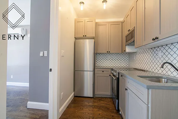 Rented by Commercial Capital Resources INC | media 9