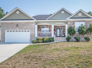 8911 Sunridge Dr, Ooltewah, TN 37363