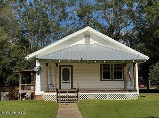 518 W Oak St, Crosby, MS 39633