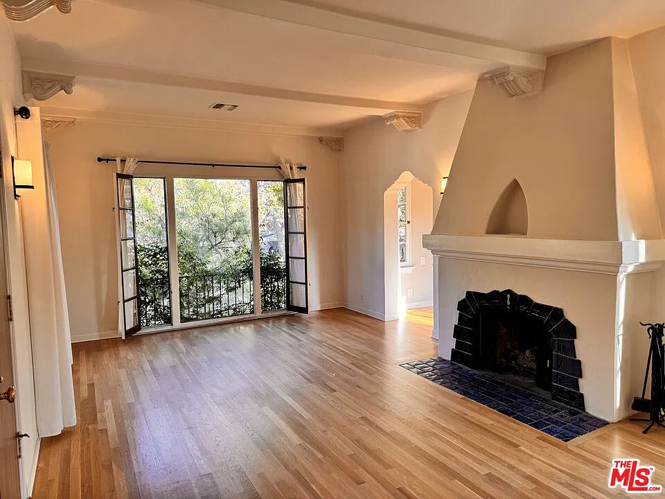 2 bed, 2.0 bath, $5,800 — Photo 3