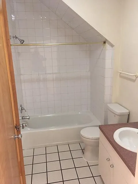Building Photo - 1623 N Sedgwick St #1F