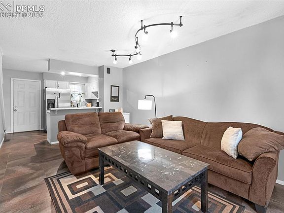 4th image of 3643 Queen Anne Way