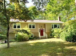 120 Meadowlark Ln, Westbrook, CT 06498