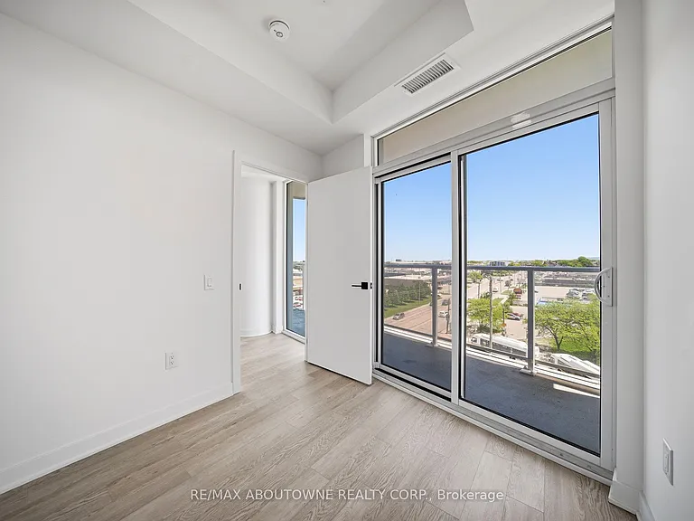 2782 Barton St E #516 — Photo 17