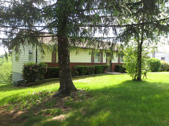 32 1st Ave