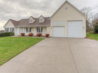 1101 Winding Way Dr, Knoxville, TN 37923