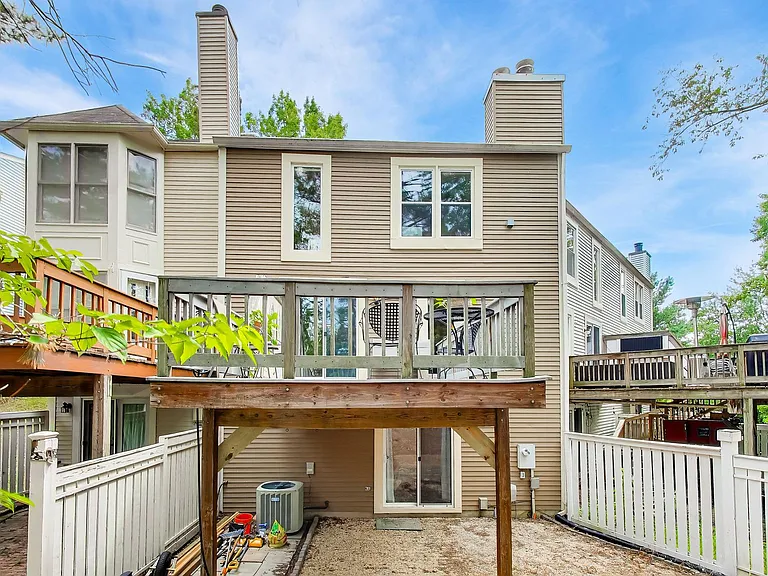 11910 Crosswind Ct — Photo 27