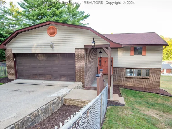 1712 Winding Hills Dr, Sissonville, WV 25320