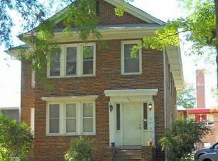 210 S 4th St, Champaign, IL 61820