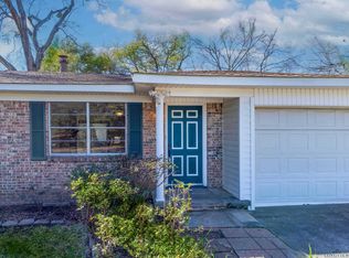 910 Meadowbrook Dr, Longview, TX 75601