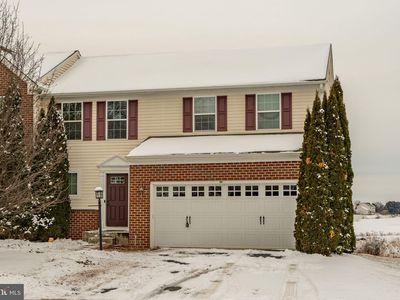 928 Cougar Pointe Cir, Seven Valleys, PA, 17360