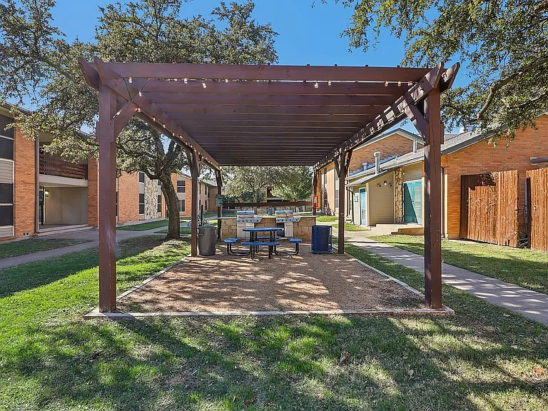 34-web-or-mls-James Ave-030