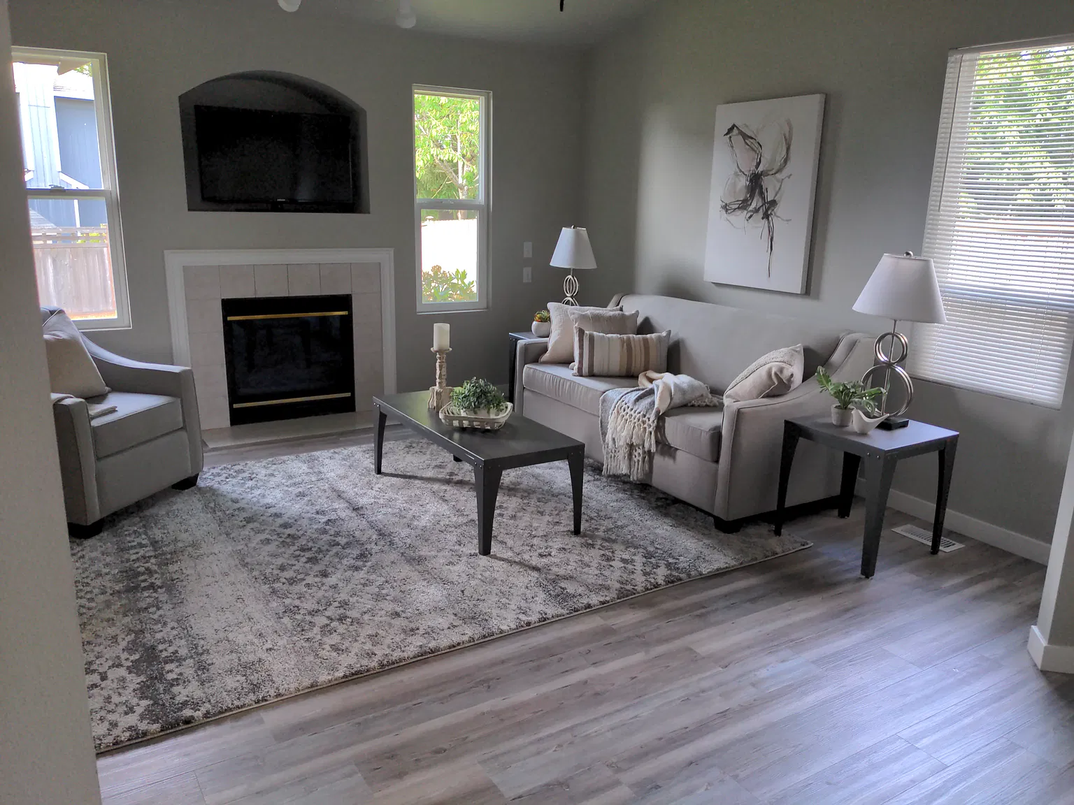 3 bed, 1250 sqft, $3,000 — Photo 2