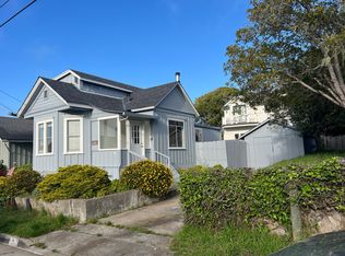 217 6th St, Pacific Grove, CA 93950
