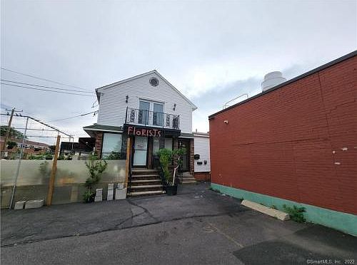 1st image of 456 Main St #1